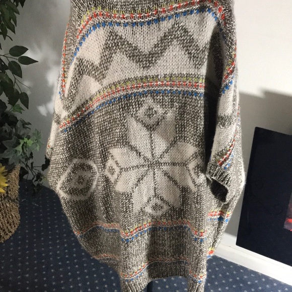 AMERICAN EAGLE SWEATER SIZE MEDIUM - Picture 3 of 3